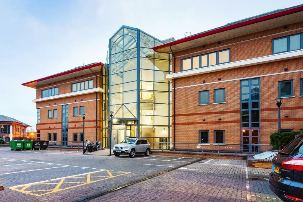 Mondial Apartments At Heathrow Harmondsworth Kültér fotó
