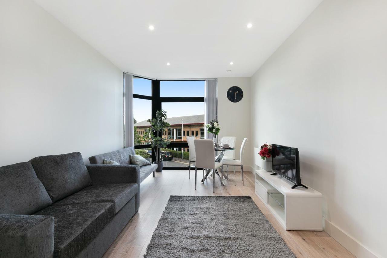Mondial Apartments At Heathrow Harmondsworth Kültér fotó