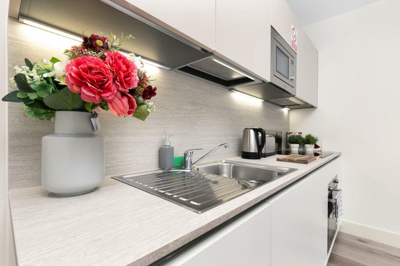 Mondial Apartments At Heathrow Harmondsworth Kültér fotó